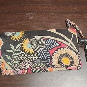 Vera Bradley magnetic close wristlet